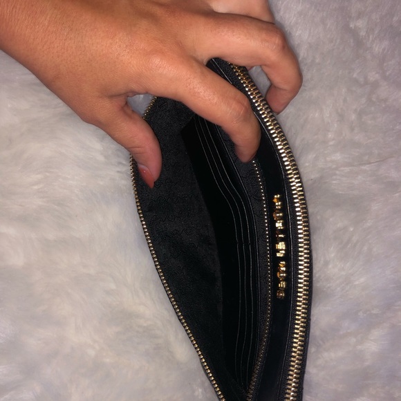 Micheal Kors studded leather clutch - Picture 3 of 5